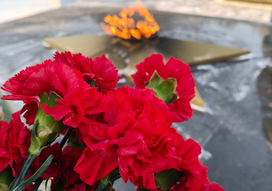 Поздравляем с Днем Героев Отечества!